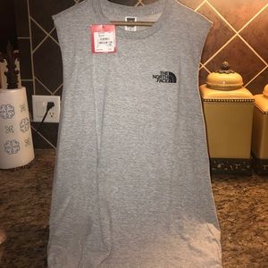 Men’s NWT SLEEVELESS NORTHFACE WORKOUT SHIRT